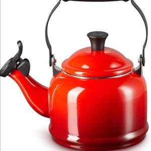 Le Creuset Demi 1.25 whistling tea kettle Cherry